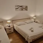 Zora Apartment